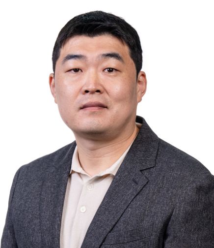 Headshot of Jae Ung Lee on a white background