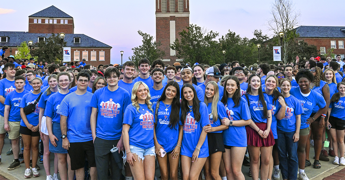 Part of the 2025 freshman class at Louisiana Tech gather in Centennial Plaza on campus