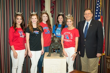 From L-R: Rachel Vizza (Miss Louisiana Tech University), Eva Edinger (Miss Union Parish), Ana Deloach (Miss Cane River), Anna Blake (Miss Dixie Gem Peach), Kelsey Wilkes (Miss CenLa), Louisiana Tech President Les Guice. Dr. Guice with 2016 Miss Louisiana Contestants, Friday, 05/13/2016, Wyly Tower 16th Floor, Ruston, LA, Louisiana Tech University, (photo by Donny J Crowe), Copyright:Louisiana Tech University.All Rights Reserved.(dcrowe@latech.edu) 318-257-4854