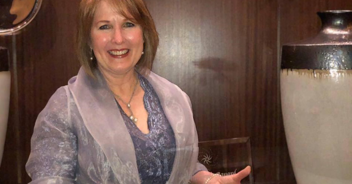 Hood, Donna-award 2018 Donna Hood