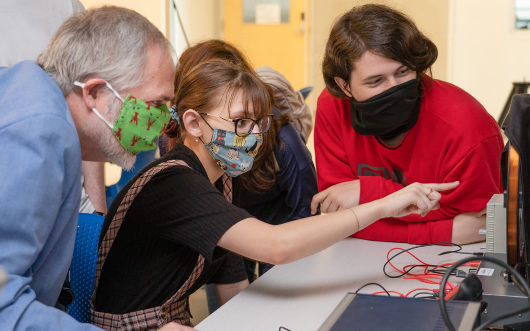 Physics program provides local high school students with international masterclass