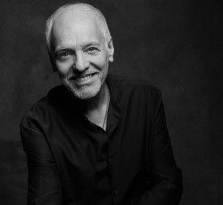 Register for songwriting masterclass with Grammy-winning Peter Frampton