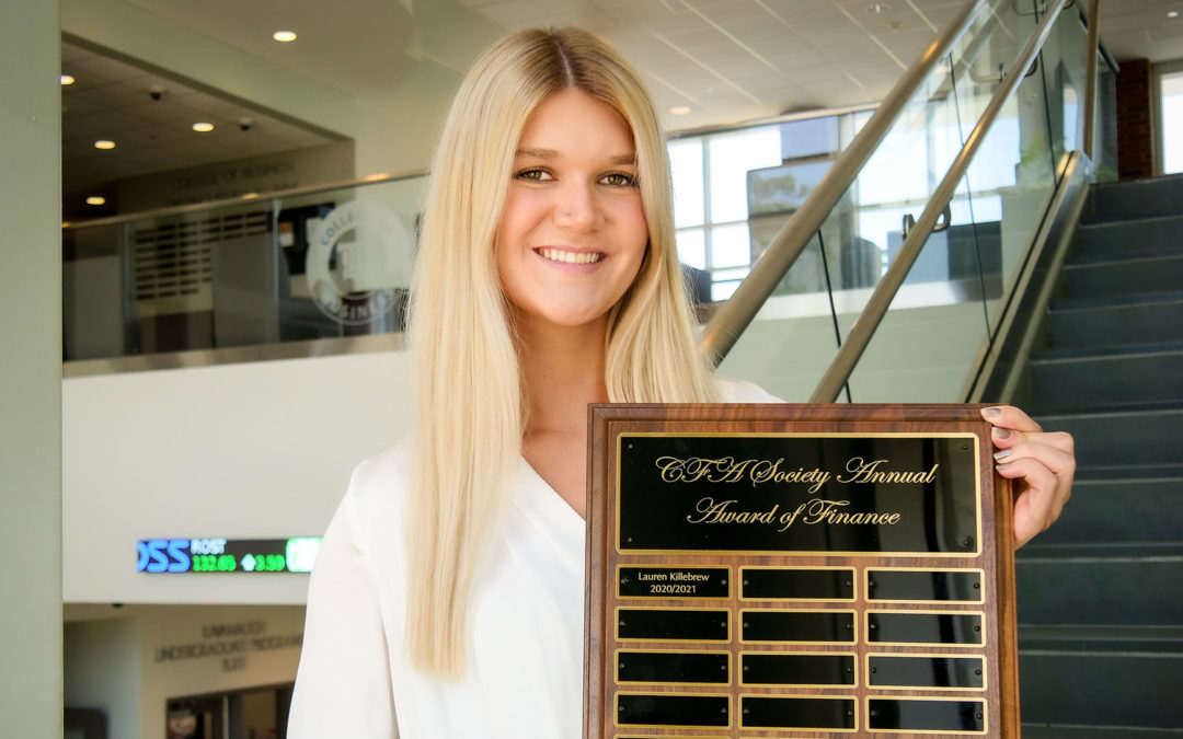 Finance grad receives inaugural CFA Society award