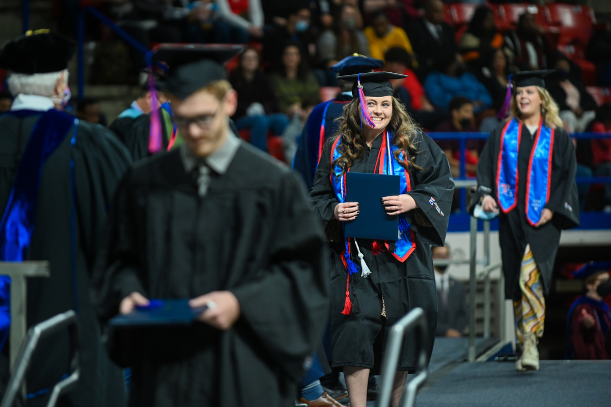 Johnson focuses on perseverance and purpose in Louisiana Tech’s Fall 2021 Commencement address