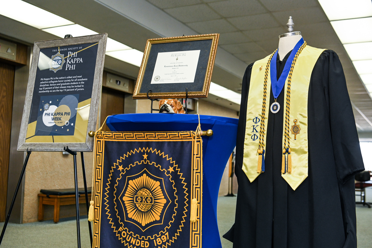 Prescott displays Kappa regalia | Louisiana Tech University